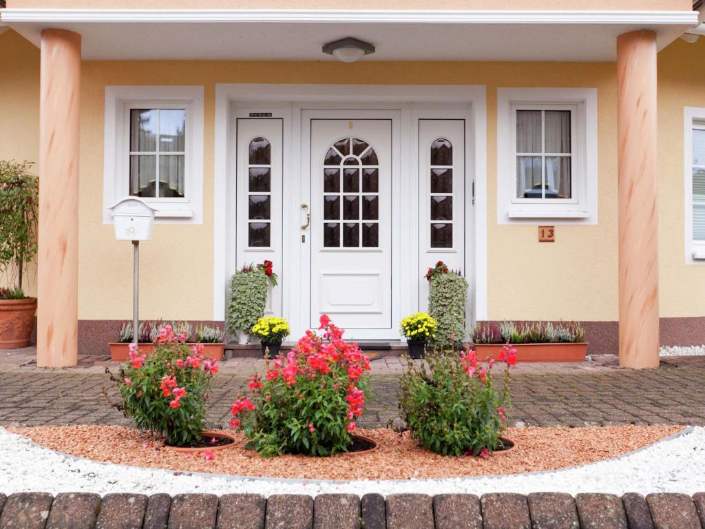 Cozy Apartment in Gerolstein with Garden room 2